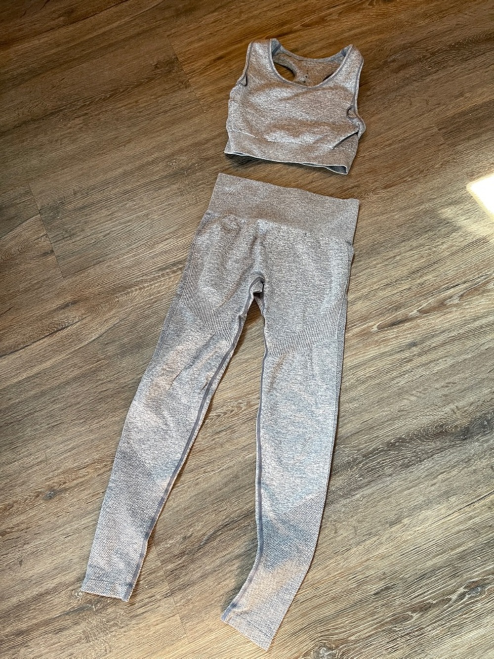 Seamless Ribbed Sports Bra and Legging Set - Light Gray